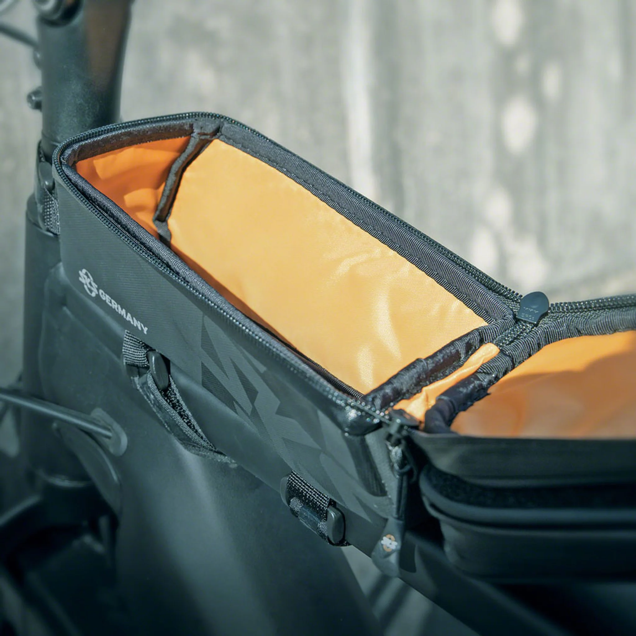 Explorer Smart Bag - 1.35L - Image 7